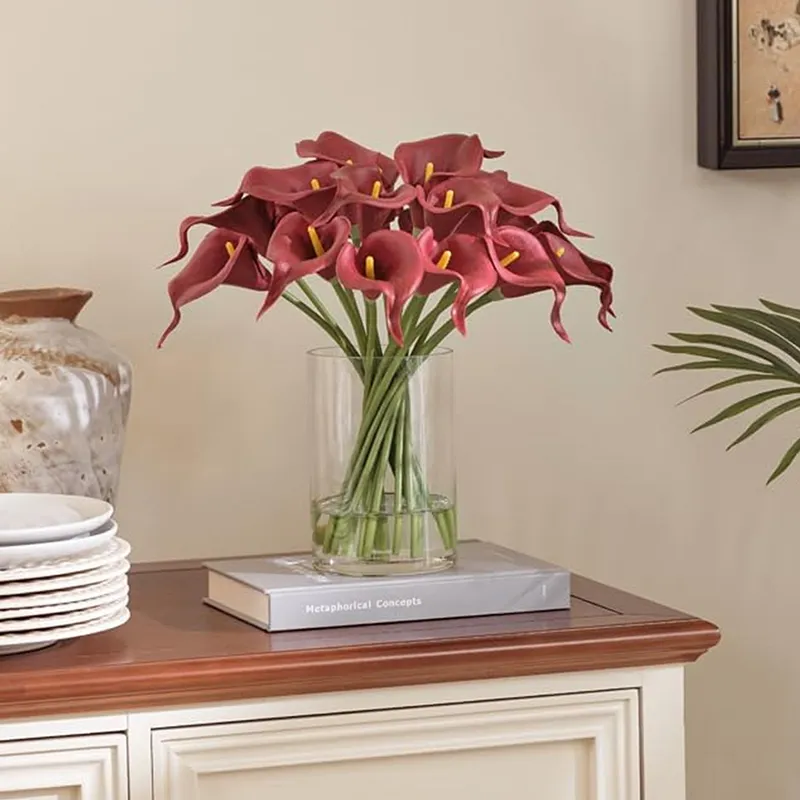 Artificial Burgundy Red Calla Lilies in Glass Vase with Faux Water – Elegant Table Centerpiece — Sofary Lighting LED General Lighting  