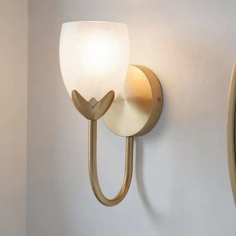 UQL6850 French Country Indoor Wall Sconce, 12''H x 5''W x 6.5''Dep, Bronze Gold Finish, Windmere Collection — Urban Ambiance LED Wall Lights 100.0W 3000K