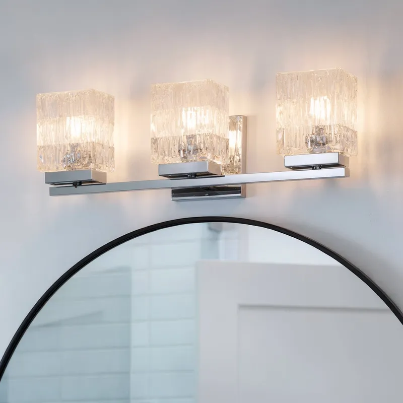 UQL6782 Glam Indoor Bath Light, 6.25''H x 21.25''W x 4.75''Dep, Polished Chrome Finish, Highmere Collection — Urban Ambiance LED Linear Lights 60.0W 3000K
