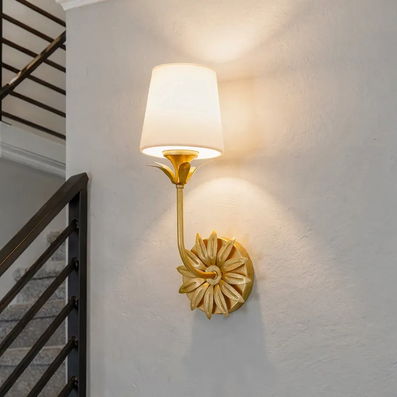 UQL6730 Traditional Indoor Wall Sconce, 16''H x 6''W x 6.75''Dep, Gold Leaf Finish, Ambershaw Collection — Urban Ambiance LED Linear Lights 100.0W 3000K