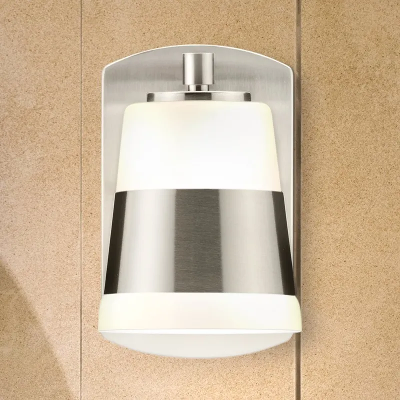UHP4640 Modern Indoor Bath Light, 7-7/8''H x 6-3/4"W x 4-3/4''D, Brushed Nickel Finish, Rheine Collection — Urban Ambiance LED Smart & Connected Lighting 100.0W 3000K