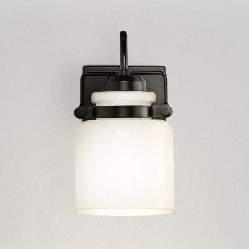 UHP4542 Transitional Indoor Bath Light, 9''H x 7"W x 5''D, Matte Black Finish, Bowman Collection — Urban Ambiance LED Smart & Connected Lighting 60.0W 3000K