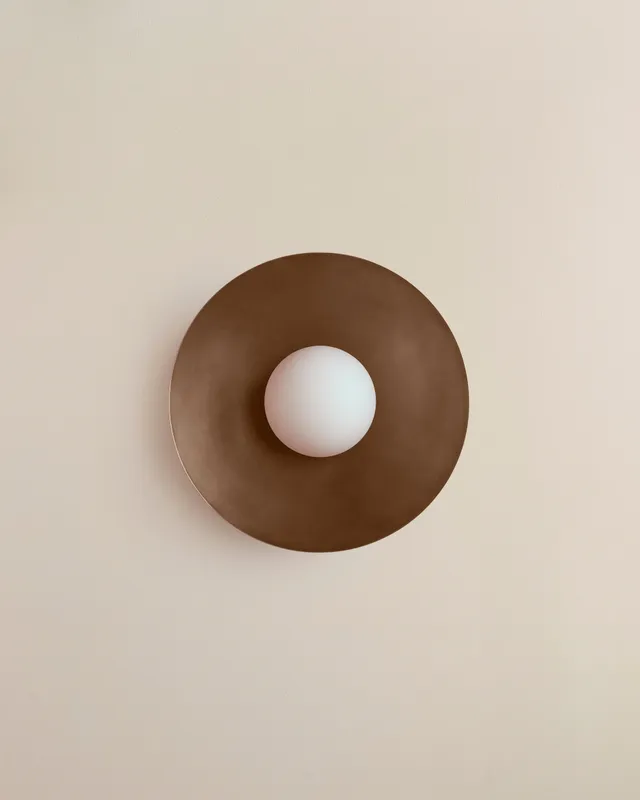 Arundel Orb Surface Mount – Patina Brass / Oxide Red / Slim (ADA)